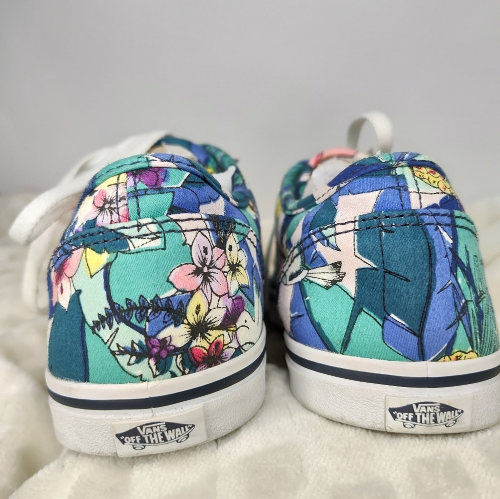 Vans - Picture 5 of 7